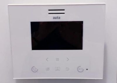 SLIM MONITOR ΤΗΣ AUTA 4,3 TFT LCD ΕΥΡΕΙΑΣ ΠΡΟΒΟΛΗΣ ΜΕ ΠΛΗΚΤΡΑ ΑΦΗΣ ΕΠΙΤΟΙΧΗ H ΕΝΤΟΙΧΙΣΜΕΝΗ ΤΟΠΟΘΕΤΗΣΗ - auta.gr