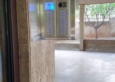 ΕΓΧΡΩΜΟ VISUALTECH ΨΗΦΙΑΚΟ ΣΥΣΤΗΜΑ ΘΥΡΟΤΗΛΕΟΡΑΣΗΣ AUTA ΑΠΟ ΑΝΤΙΚΑΤΑΣΤΑΣΗ ΑΝΑΛΟΓΙΚΟΥ BPT ΜΠΟΥΤΟΝΙΕΡΑ COMPACT ΜΕ ΚΑΜΕΡΑ ΥΠΕΡΥΘΡΩΝ ΣΑΤΙΝΕ ΧΡΩΜΑ ΣΕ ΙNOX ΚΑΘΕΤΗ ΜΕΤΑΛΛΙΚΗ ΚΑΤΑΣΚΕΥΗ - auta.gr