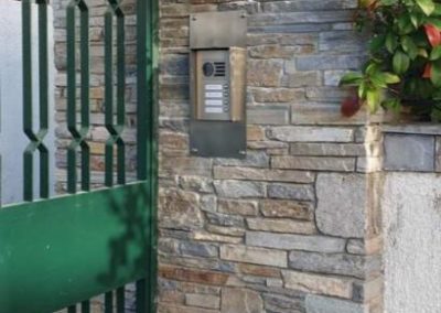 ΕΓΧΡΩΜΟ ΨΗΦΙΑΚΟ ΣΥΣΤΗΜΑ ΘΥΡΟΤΗΛΕΟΡΑΣΗΣ AUTA ΜΕ 2 ΜΠΟΥΤΟΝΙΕΡΕΣ ΕΙΣΟΔΟΥ ΣΤΟΝ ΑΛΙΜΟ