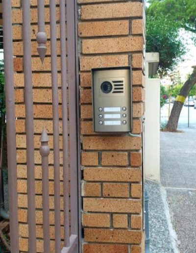 ΜΕΤΑΦΟΡΑ ΤΗΣ ΚΑΛΩΔΙΩΣΗΣ ΤΗΣ ΠΑΛΙΑΣ ΜΠΟΥΤΟΝΙΕΡΑΣ ΓΙΑ ΕΓΚΑΤΑΣΤΑΣΗ ΤΗΣ ΝΕΑΣ ΕΠΙΤΟΙΧΗΣ COMPACT ΚΑΘΕΤΑ ΓΙΑ ΟΡΘΗ ΕΠΙΒΛΕΨΗ ΤΗΣ ΕΙΣΟΔΟΥ! - auta.gr