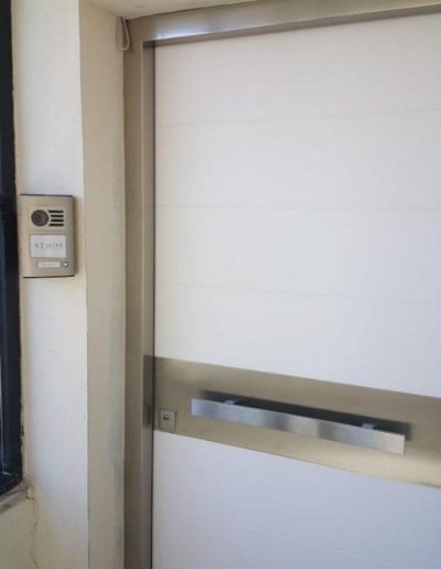 ΜΠΟΥΤΟΝΙΕΡΑ ΕΙΣΟΔΟΥ ΘΥΡΟΤΗΛΕΟΡΑΣΗΣ COMPACT AUTA - auta.gr