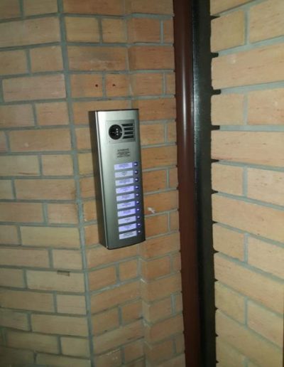 ΜΠΟΥΤΟΝΙΕΡΑ ΕΙΣΟΔΟΥ ΘΥΡΟΤΗΛΕΟΡΑΣΗΣ COMPACT AUTA ΑΠΟ ΑΝΤΙΚΑΤΑΣΤΑΣΗ ΠΑΛΑΙΩΝ ΘΥΡΟΤΗΛΕΦΩΝΩΝ - auta.gr
