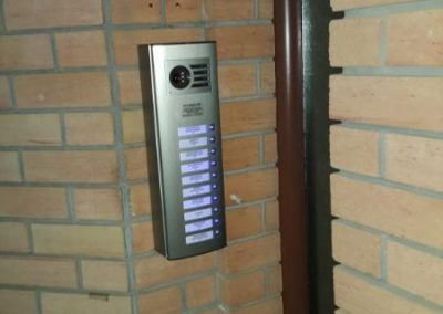 ΜΠΟΥΤΟΝΙΕΡΑ ΕΙΣΟΔΟΥ ΘΥΡΟΤΗΛΕΟΡΑΣΗΣ COMPACT AUTA ΑΠΟ ΑΝΤΙΚΑΤΑΣΤΑΣΗ ΠΑΛΑΙΩΝ ΘΥΡΟΤΗΛΕΦΩΝΩΝ - auta.gr