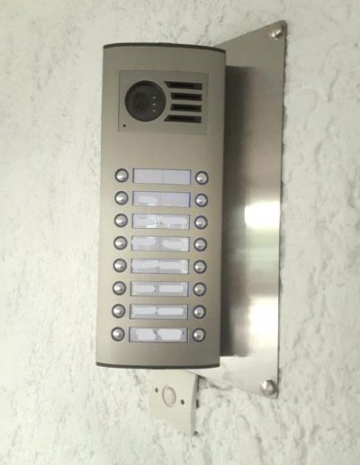 ΜΠΟΥΤΟΝΙΕΡΑ ΕΙΣΟΔΟΥ ΘΥΡΟΤΗΛΕΟΡΑΣΗΣ COMPACT AUTA ΑΠΟ ΑΝΤΙΚΑΤΑΣΤΑΣΗ ΠΑΛΑΙΩΝ ΘΥΡΟΤΗΛΕΦΩΝΩΝ - auta.gr