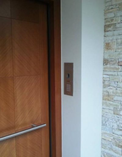 ΜΠΟΥΤΟΝΙΕΡΑ ΕΙΣΟΔΟΥ ΘΥΡΟΤΗΛΕΟΡΑΣΗΣ STEELTECH AΠΟ ΑΝΟΞΕΙΔΩΤΟ ΑΤΣΑΛΙ AUTA - auta.gr