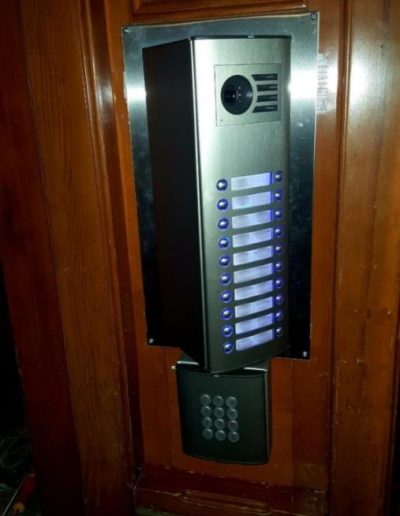 ΜΠΟΥΤΟΝΙΕΡΑ ΘΥΡΟΤΗΛΕΟΡΑΣΗΣ AUTA ΜΕ ΕΓΧΡΩΜΗ ΚΑΜΕΡΑ - auta.gr
