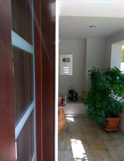 ΜΠΟΥΤΟΝΙΕΡΑ ΘΥΡΟΤΗΛΕΟΡΑΣΗΣ AUTA ΜΕ ΕΓΧΡΩΜΗ ΚΑΜΕΡΑ - auta.gr