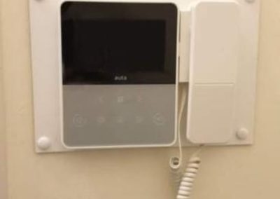 ΟΘΟΝΗ NEOS TFT LCD 4.3" ΜΕ ΠΛΗΚΤΡΑ ΑΦΗΣ ΔΙΠΛΗΣ ΤΕΧΝΟΛΟΓΙΑΣ AUTA - auta.gr